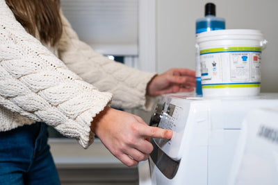 How to Use Laundry Detergent to Preserve Your Favorite Outfits